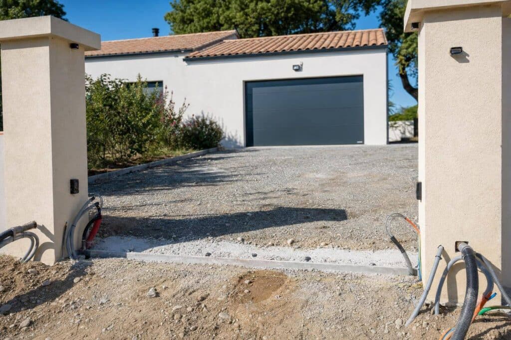 Comment préparer le terrain avant la pose d’un portail ?